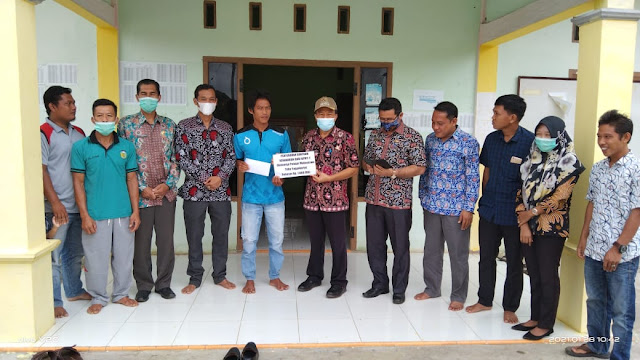 Mahasiswa Tebo Yogyakarta salurkan donasi untuk korban Kebakaran Di Desa Penapalan, Kecamatan Tengah Ilir, Kabupaten Tebo melalui Bapak Camat Tengah Ilir.